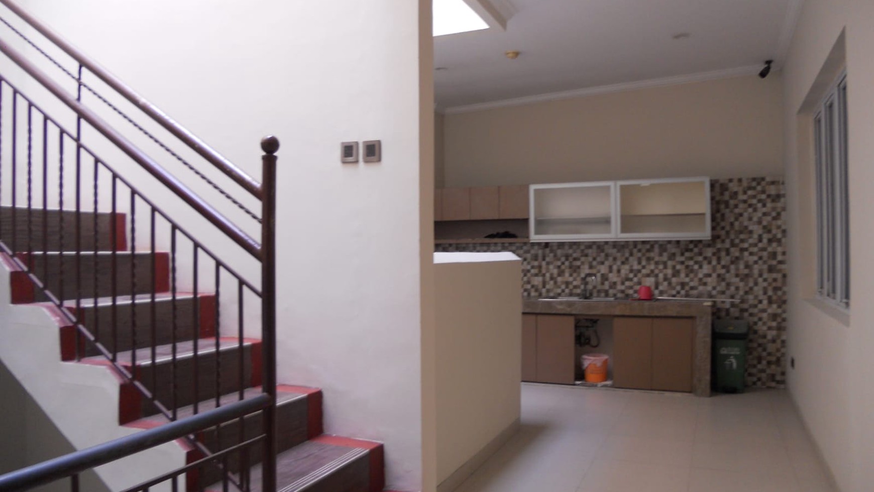 Rumah Mewah di Kawasan BSD City Provence Parland Serpong Tangerang Banten, Ada Basement Luas, Siap Huni