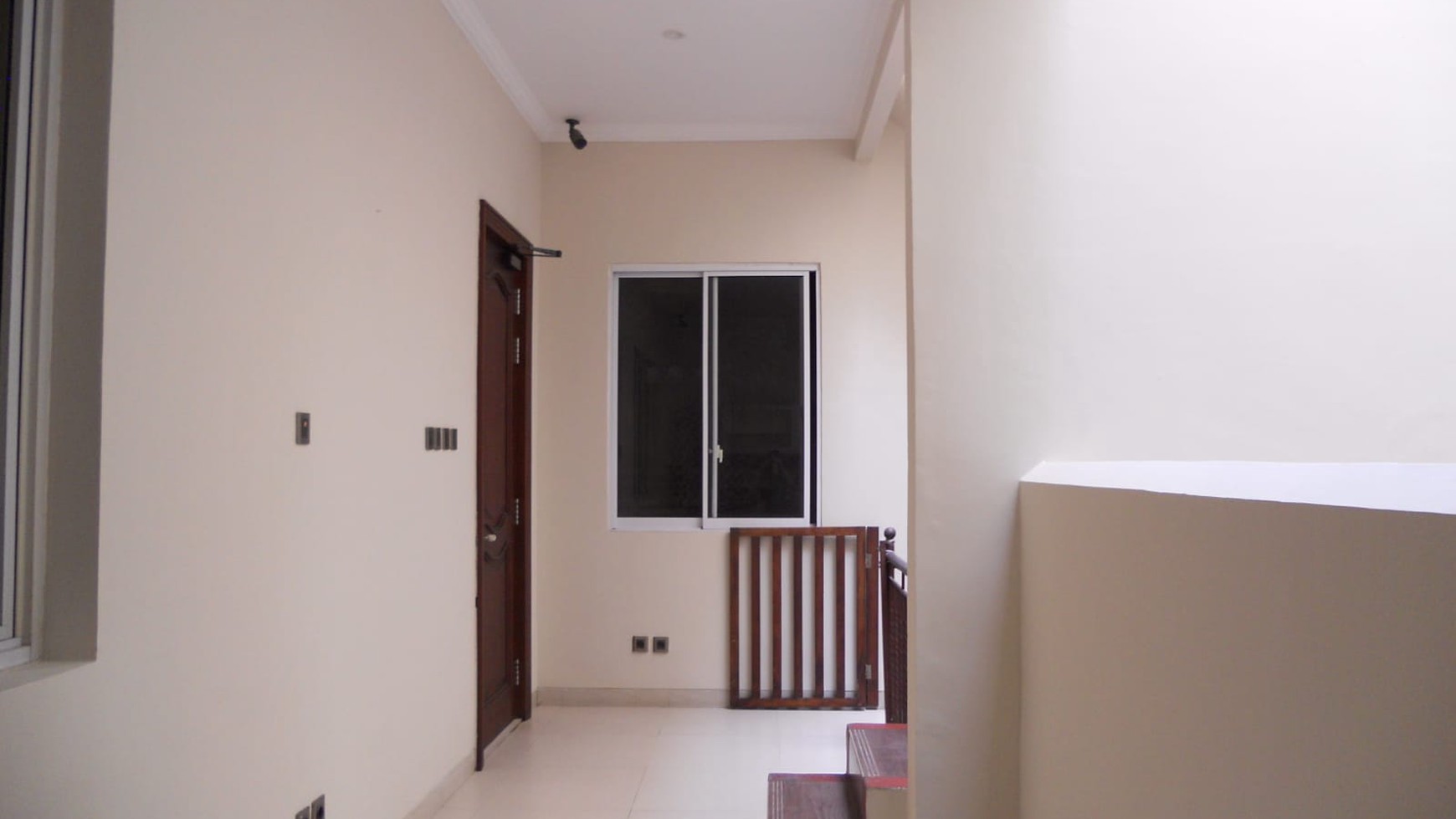 Rumah Mewah di Kawasan BSD City Provence Parland Serpong Tangerang Banten, Ada Basement Luas, Siap Huni