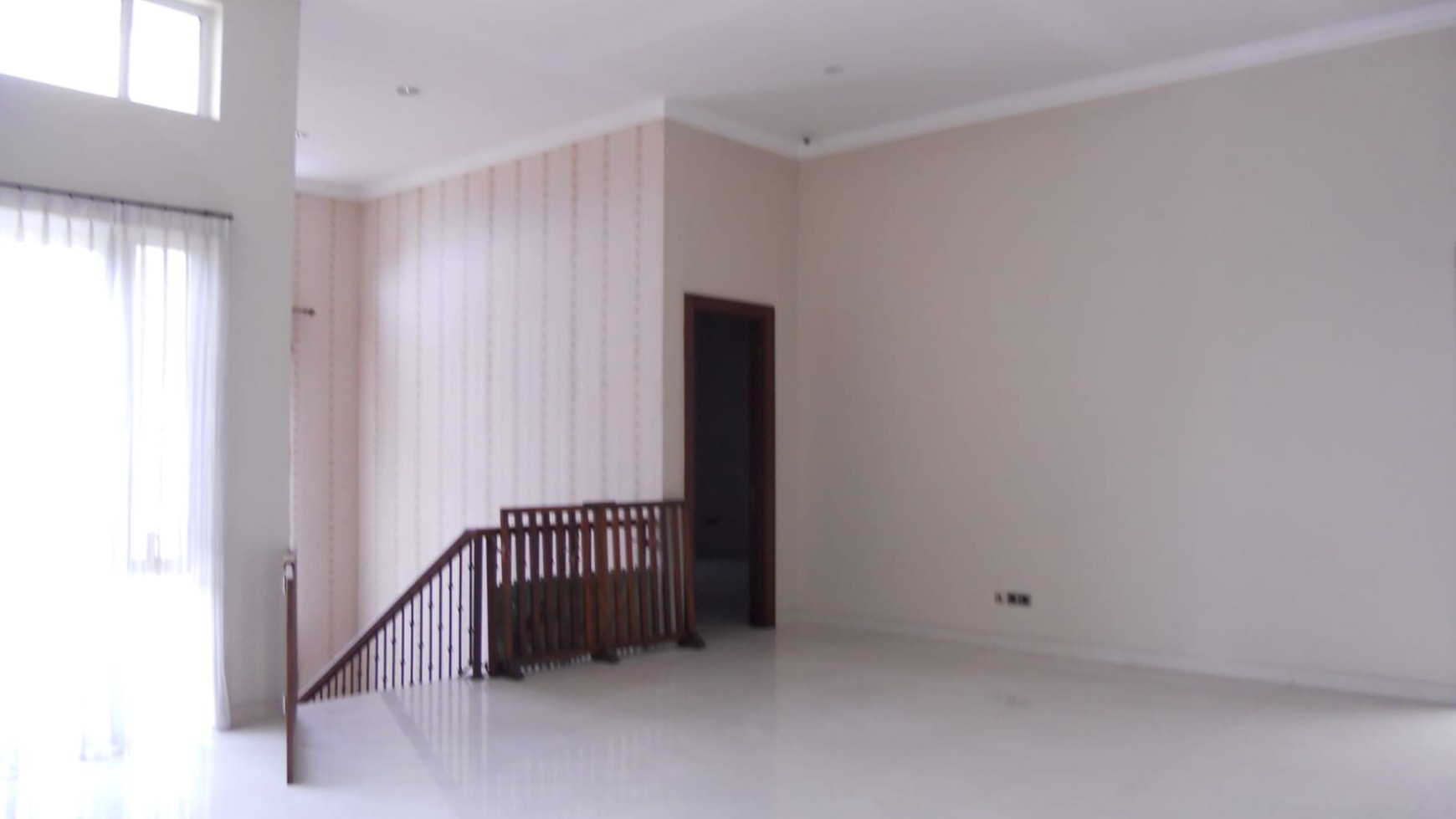 Rumah Mewah di Kawasan BSD City Provence Parland Serpong Tangerang Banten, Ada Basement Luas, Siap Huni