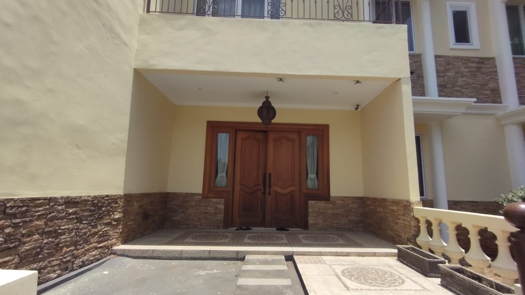 Rumah Mewah di Kawasan BSD City Provence Parland Serpong Tangerang Banten, Ada Basement Luas, Siap Huni