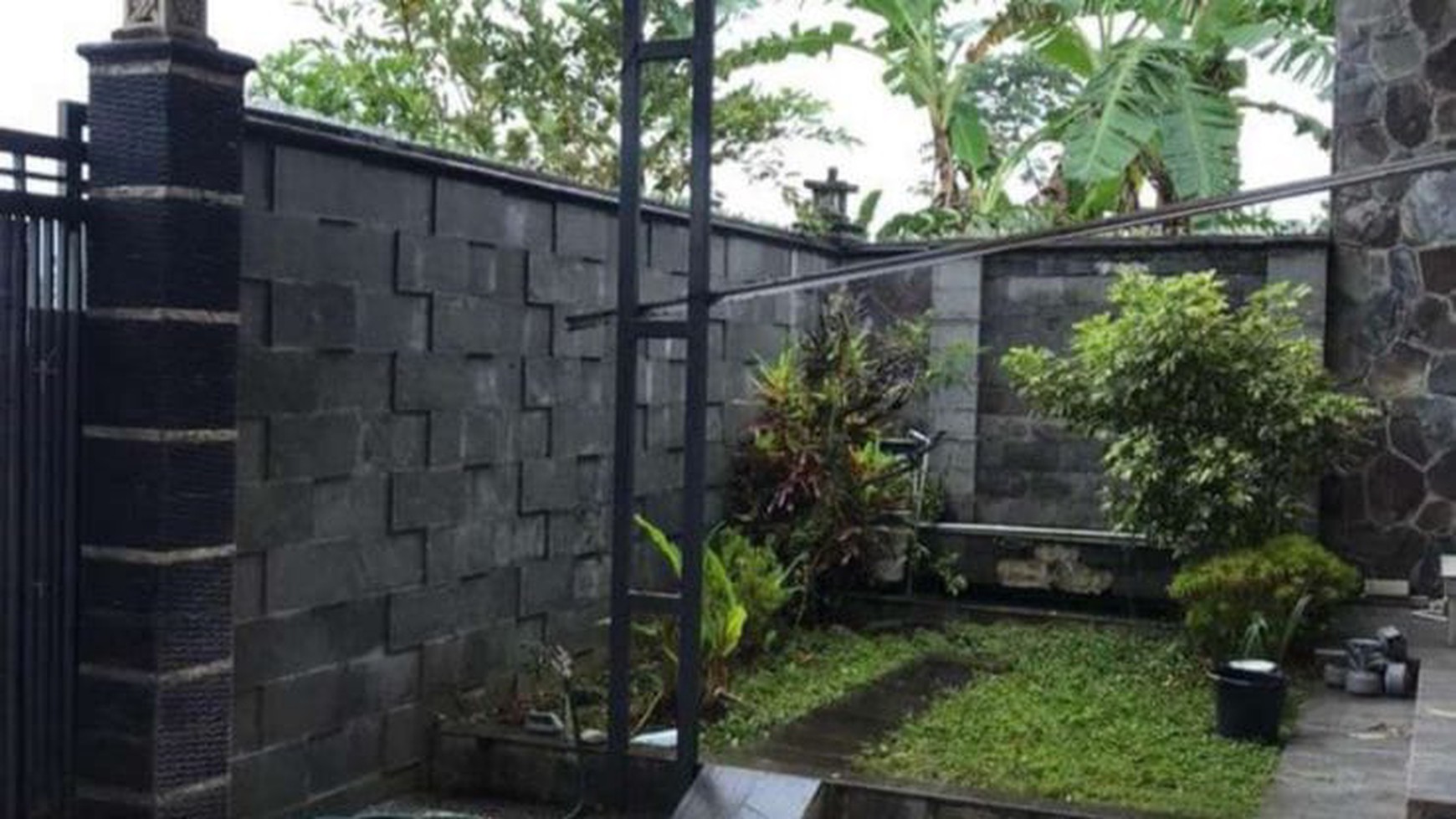 Rumah Furnished Dengan Nuansa Alam Pegunungan di Bogor