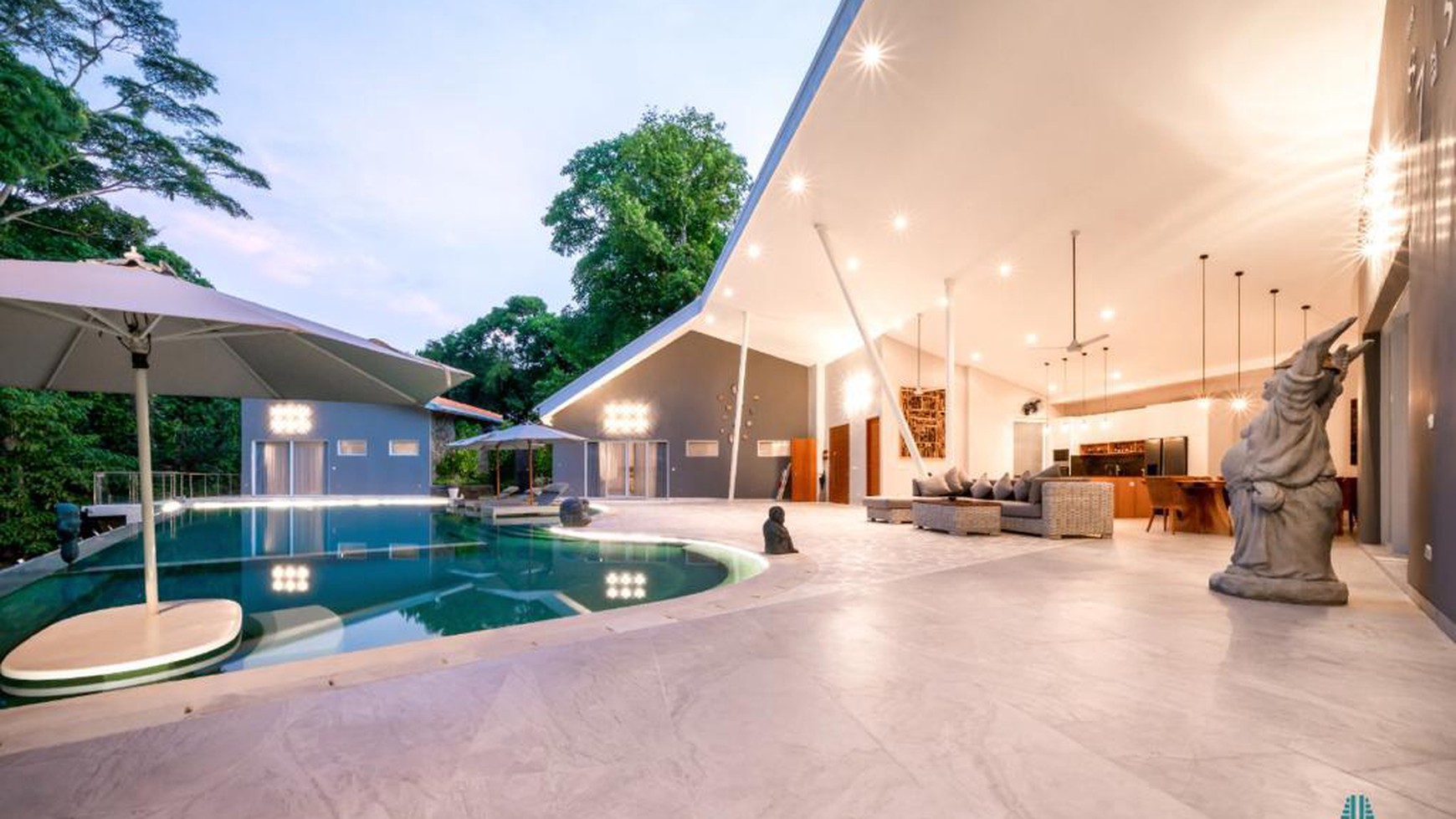 Amazing Luxurious Villa 4 Bedroom in Kerobokan area