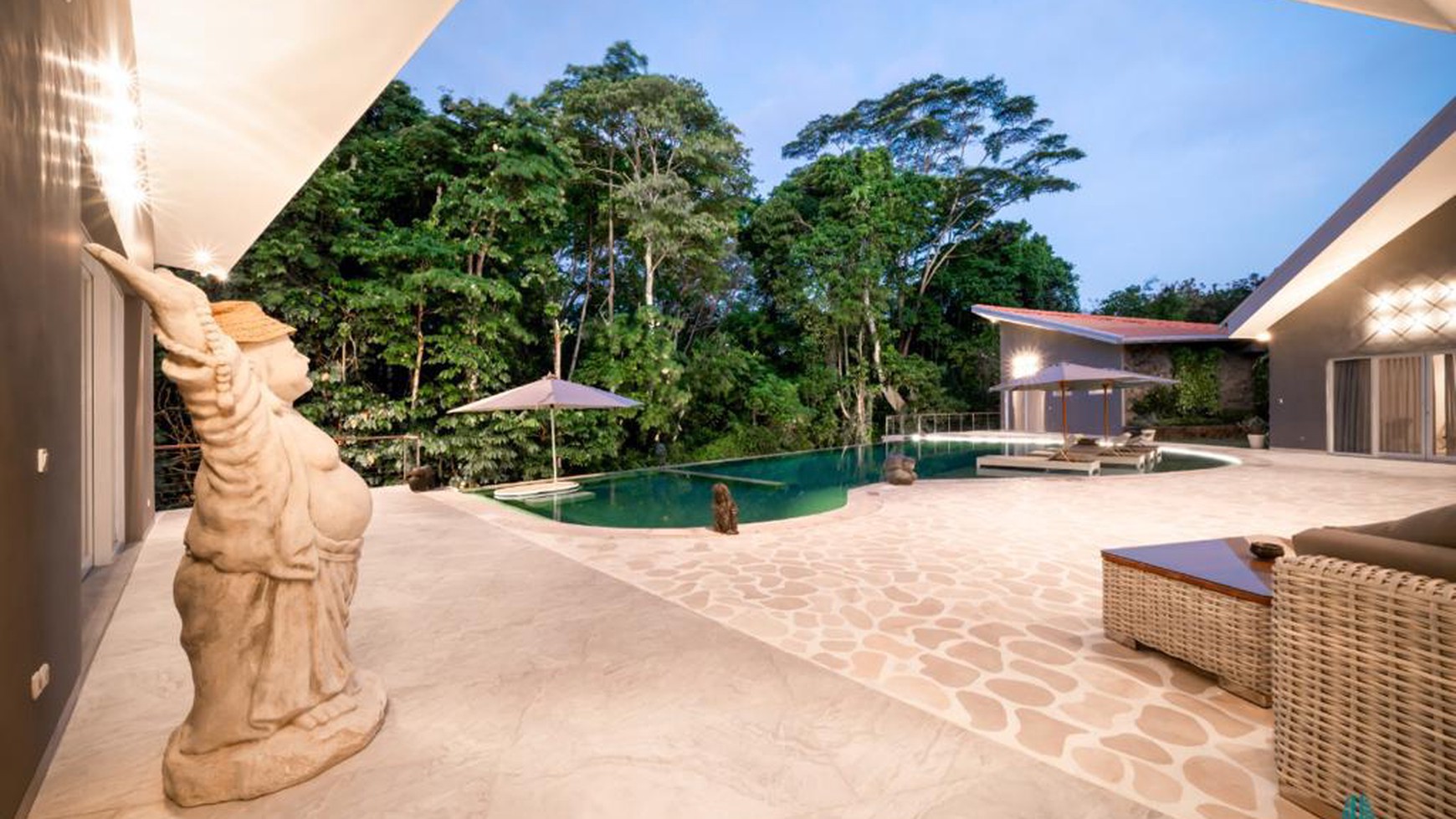 Amazing Luxurious Villa 4 Bedroom in Kerobokan area