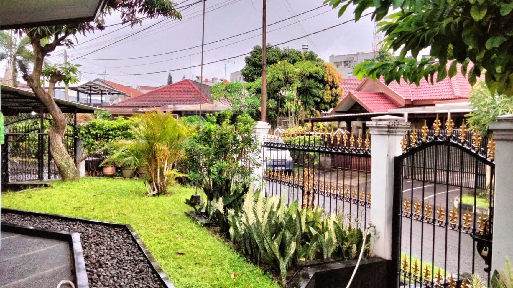 Jual cepat : Rumah strategis, luas, asri dekat jalan Pajajaran  Bogor