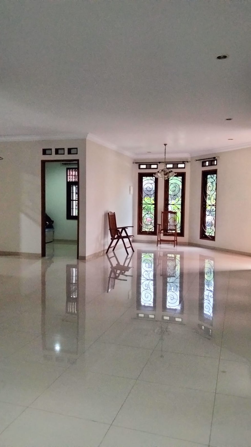 Jual cepat : Rumah strategis, luas, asri dekat jalan Pajajaran  Bogor