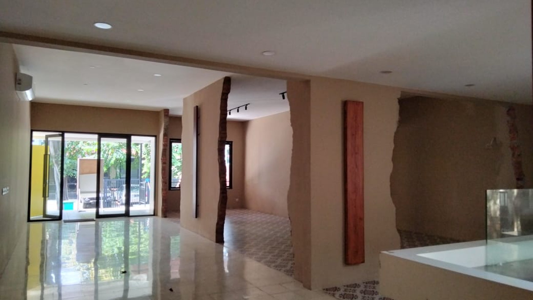 Rumah baru Renov di Jl Setiabudi Jaksel