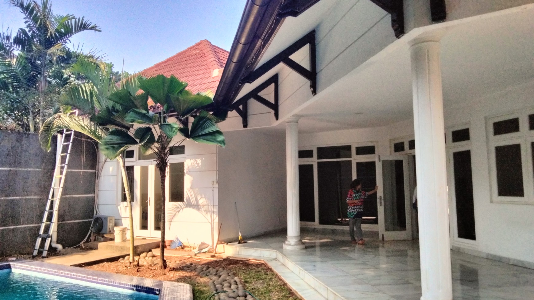 Sewa rumah tenang di Jl Banyumas Menteng 