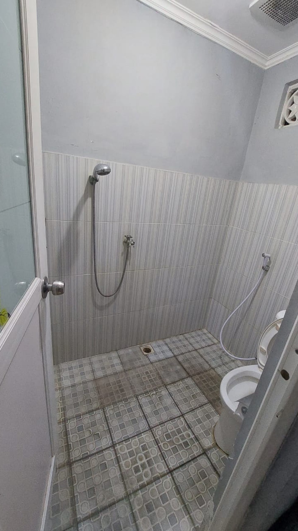 Ruko dalam komplek,cocok untuk usaha di Villa Bintaro Regency