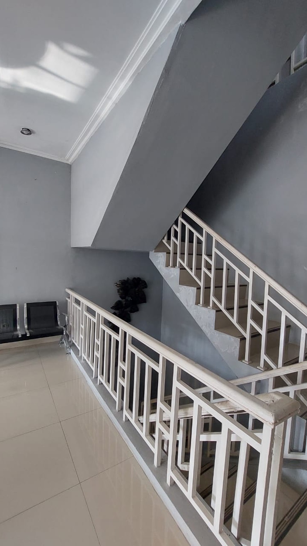 Ruko dalam komplek,cocok untuk usaha di Villa Bintaro Regency