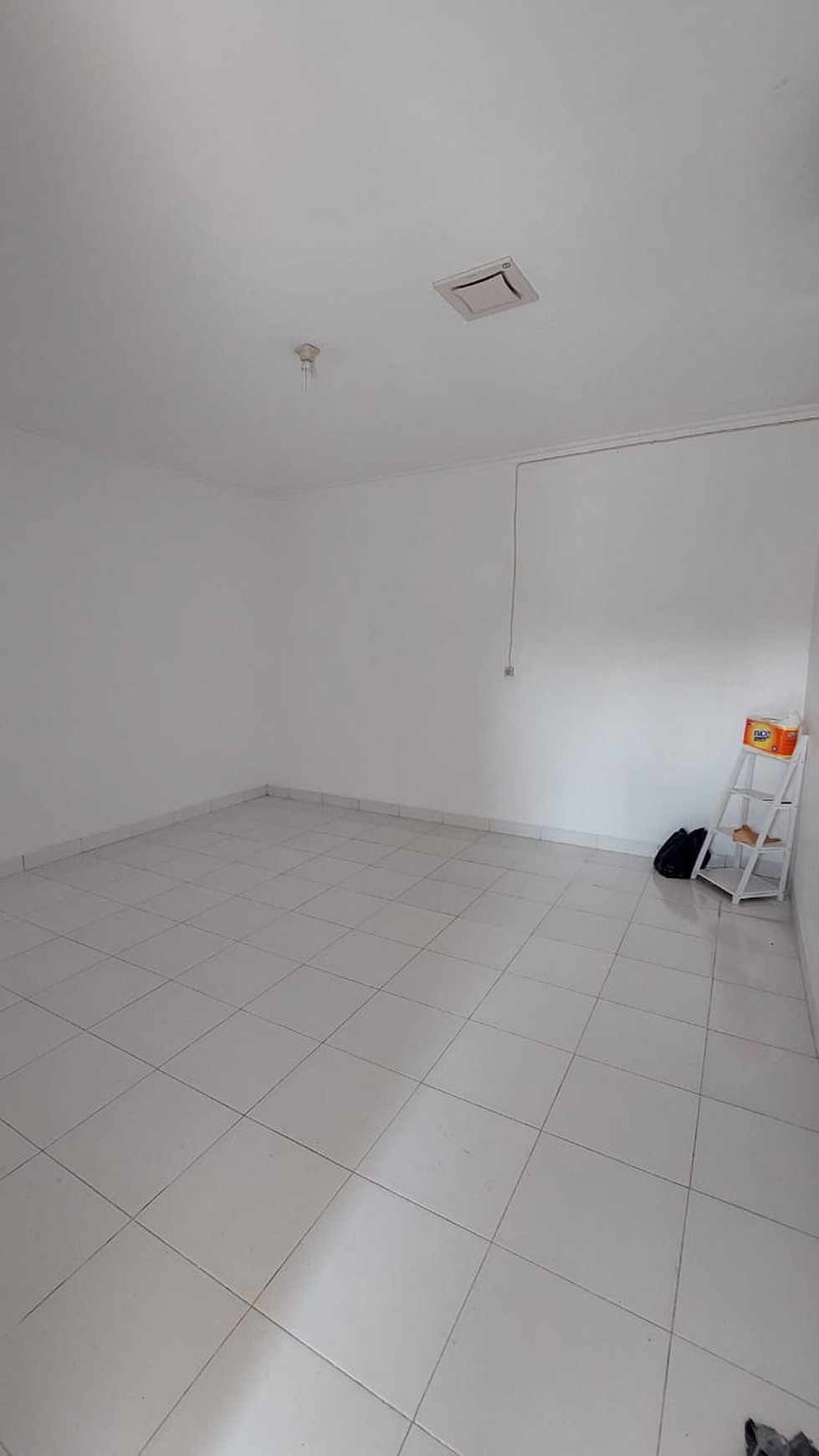 Ruko dalam komplek,cocok untuk usaha di Villa Bintaro Regency