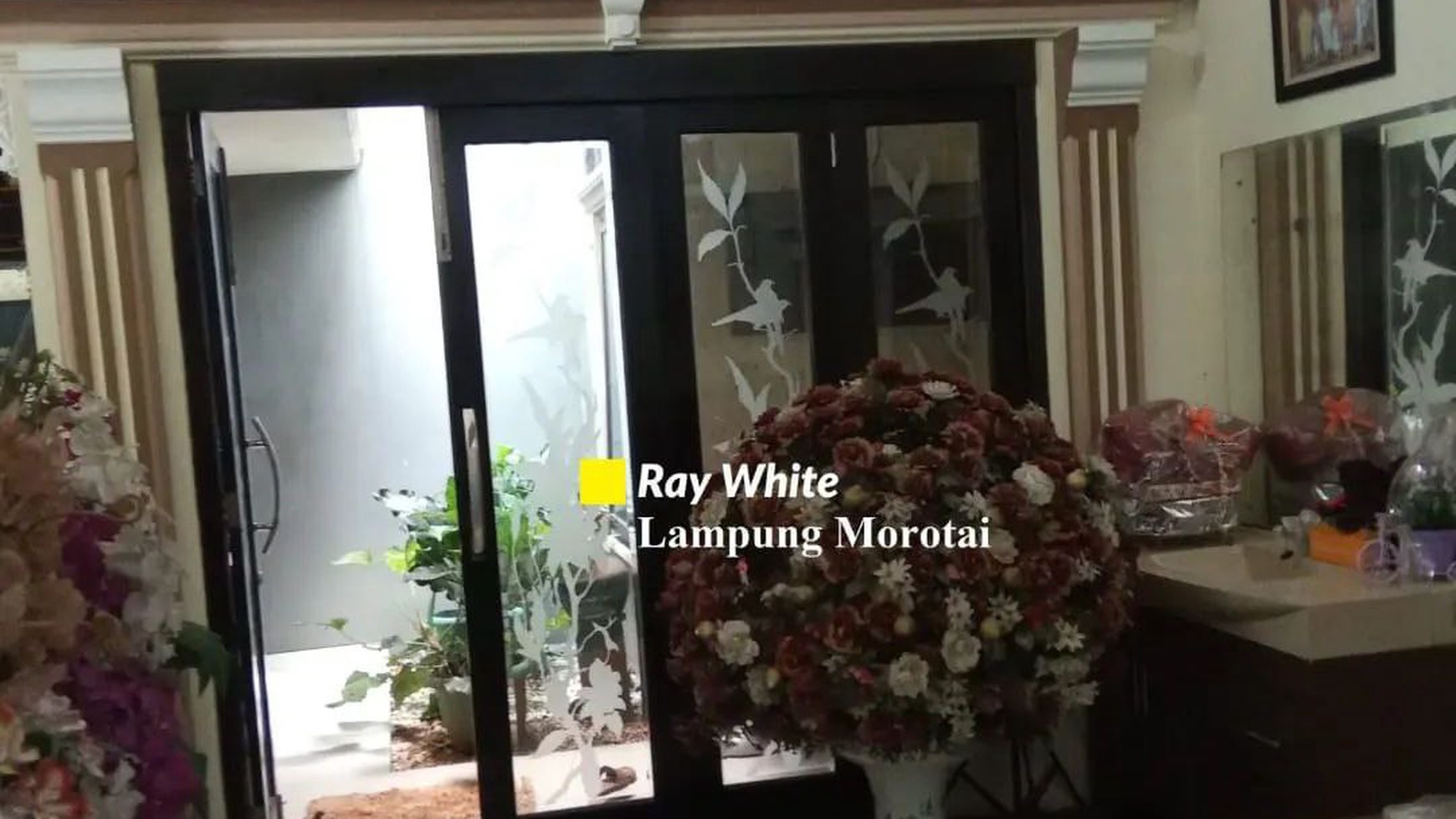 Dijual Rumah Bertempat di Enggal