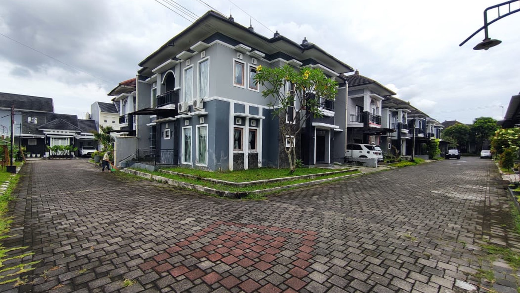 Rumah Mewah Di Perumahan Anggajaya Residence Dekat Hartono Mall SLeman