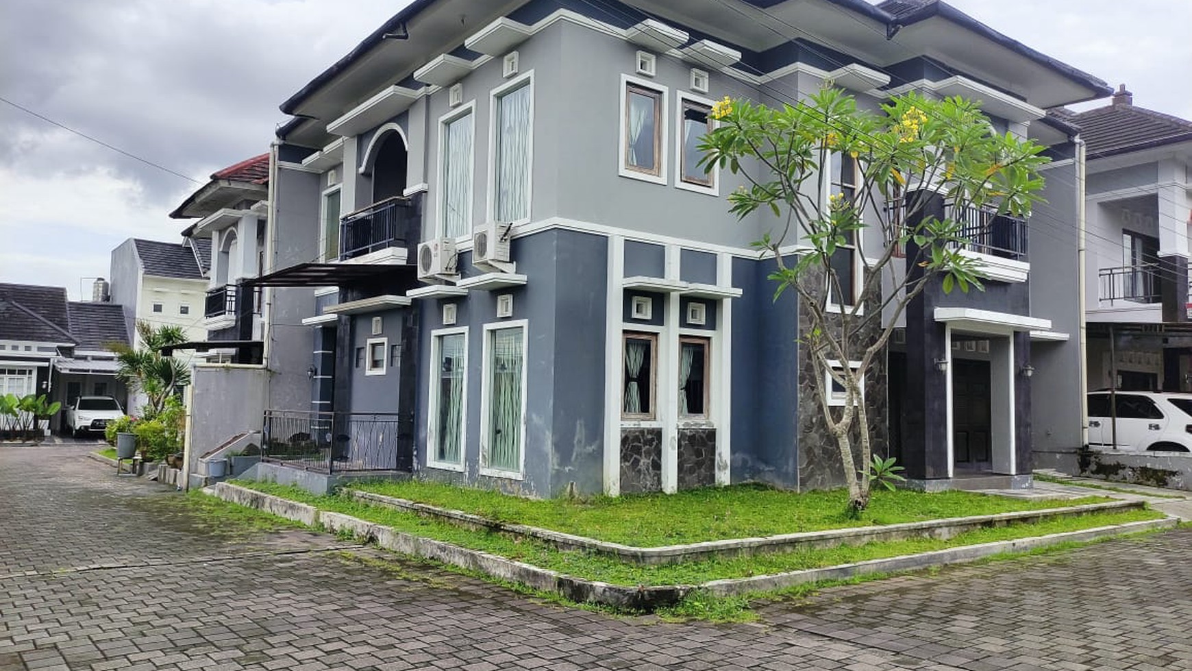 Rumah Mewah Di Perumahan Anggajaya Residence Dekat Hartono Mall SLeman