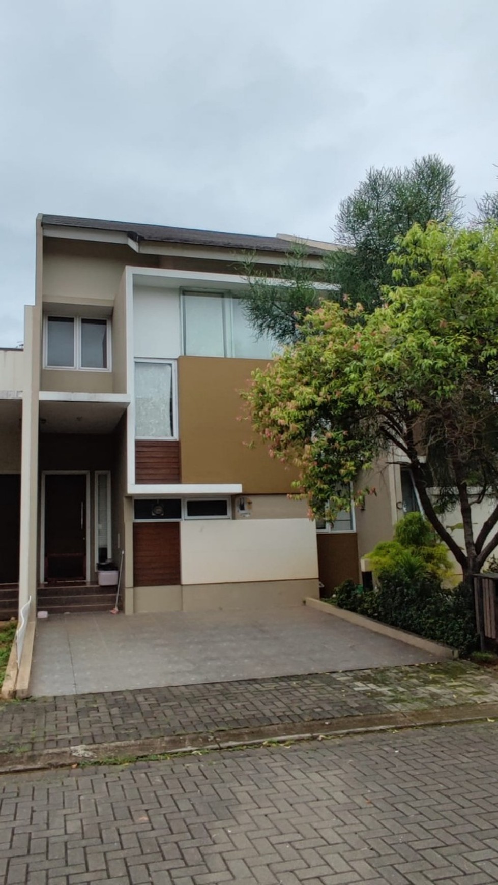 Hot Sale Di Eminent Ingenia. Rumah Mewah 2 Lantai BSD City.