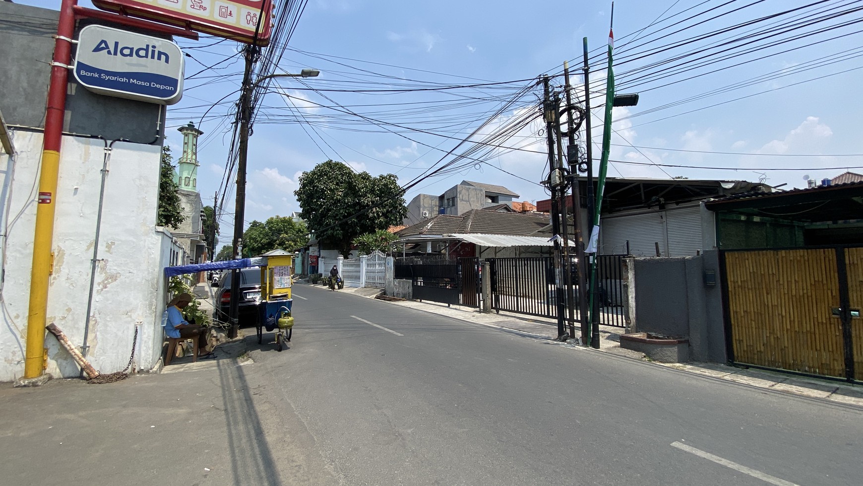 Rumah 2 lt strategis siap huni & usaha di Mampang. Tersewa Alfamart untuk diteruskan