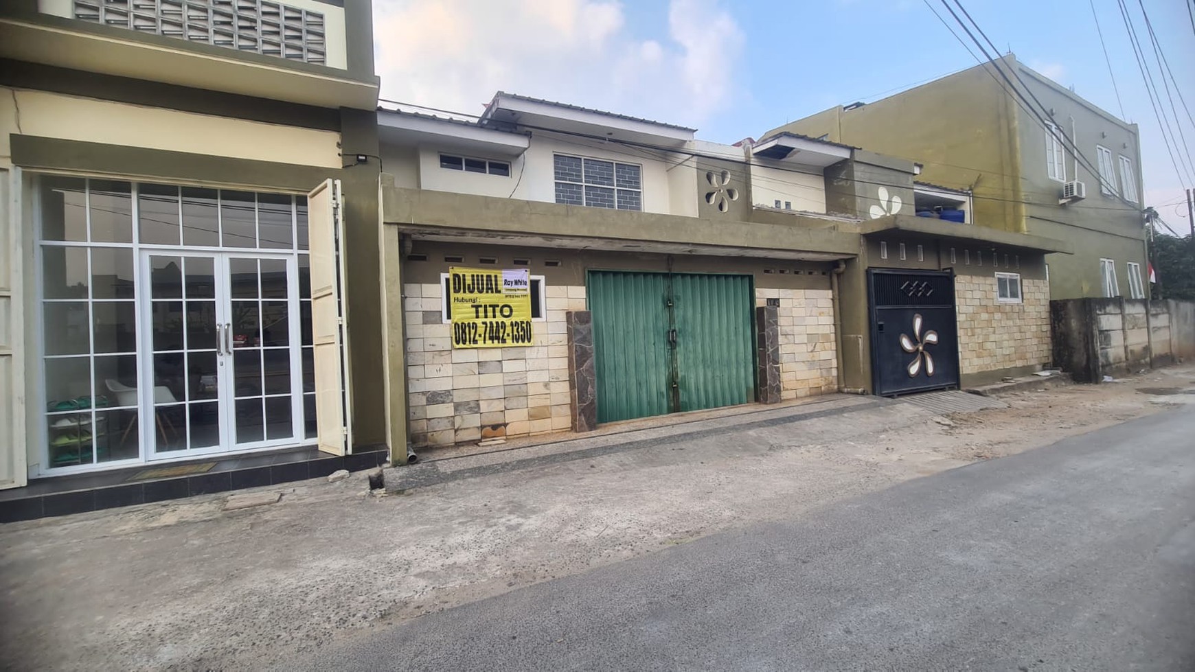 Rumah Cluster one gate system