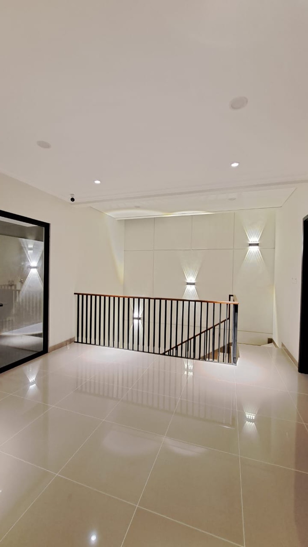 Flash Sale. Rumah mewah Cluster Carson, Gadung Serpong