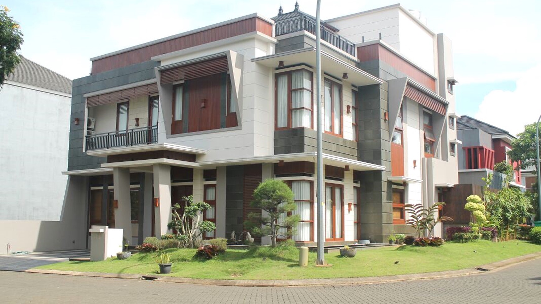 Dijual Rumah Hook Siap Huni di Delatinos Bsd City