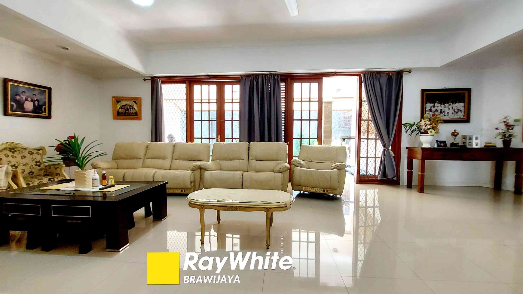 RUMAH DI LEBAK BULUS, JAKARTA SELATAN, SIAP HUNI, LOKASI TENANG, BEBAS BANJIR