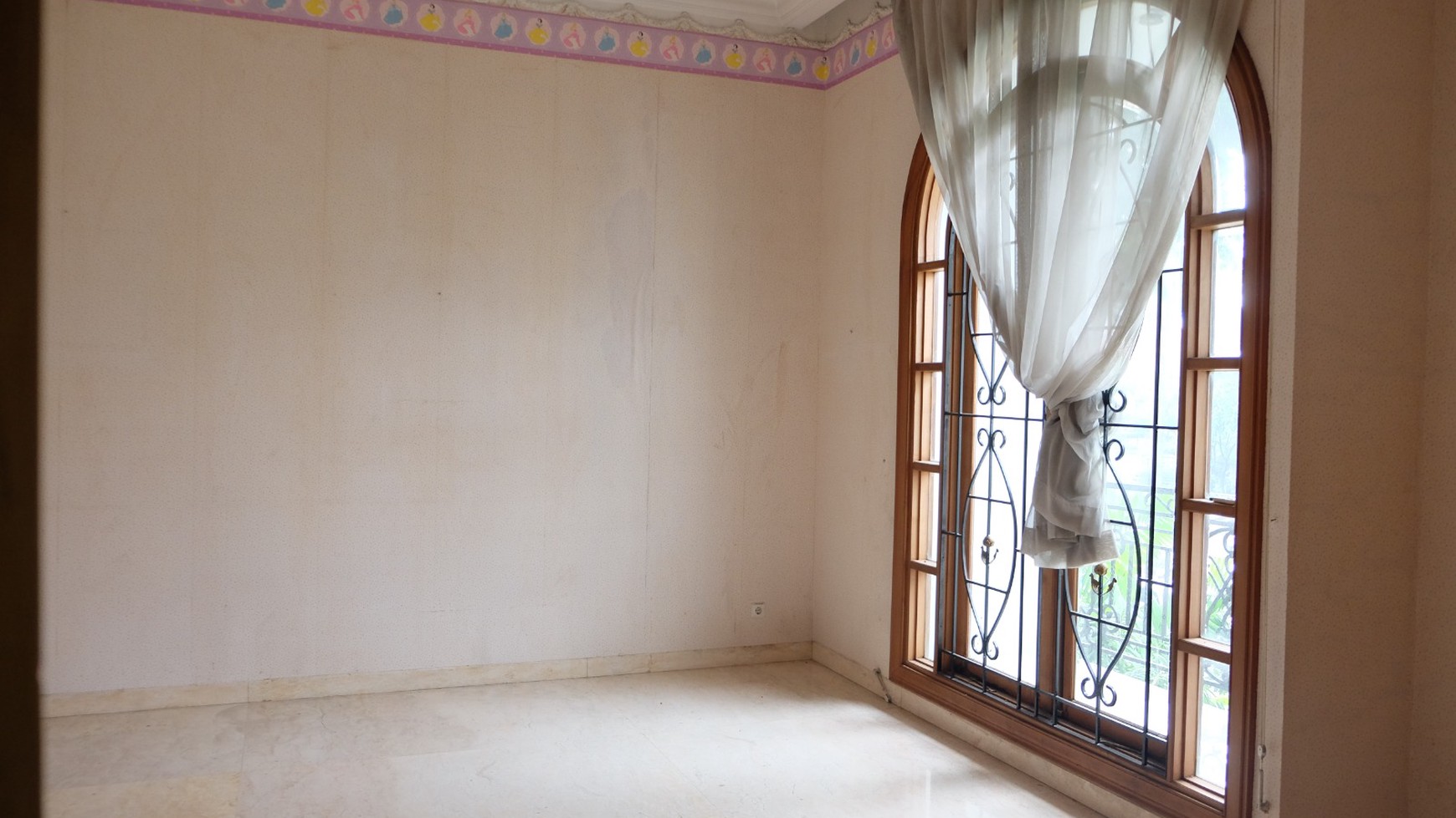 Dijual & Disewakan Rumah Mewah jalan utama Pondok Indah 