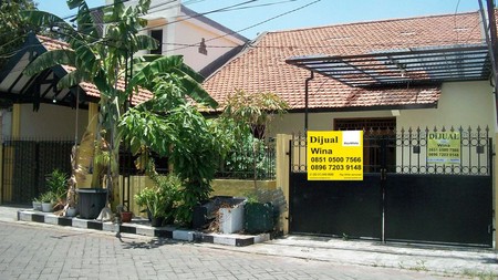 Rumah di Jemur Andayani Surabaya Selatan, Terawat, Row Jalan Lebar