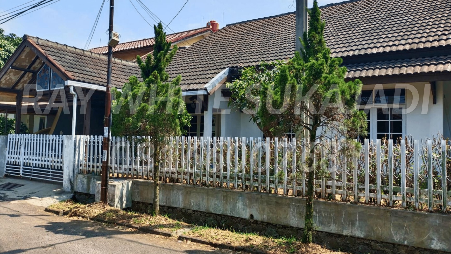 DIJUAL RUMAH ARCAMANIK