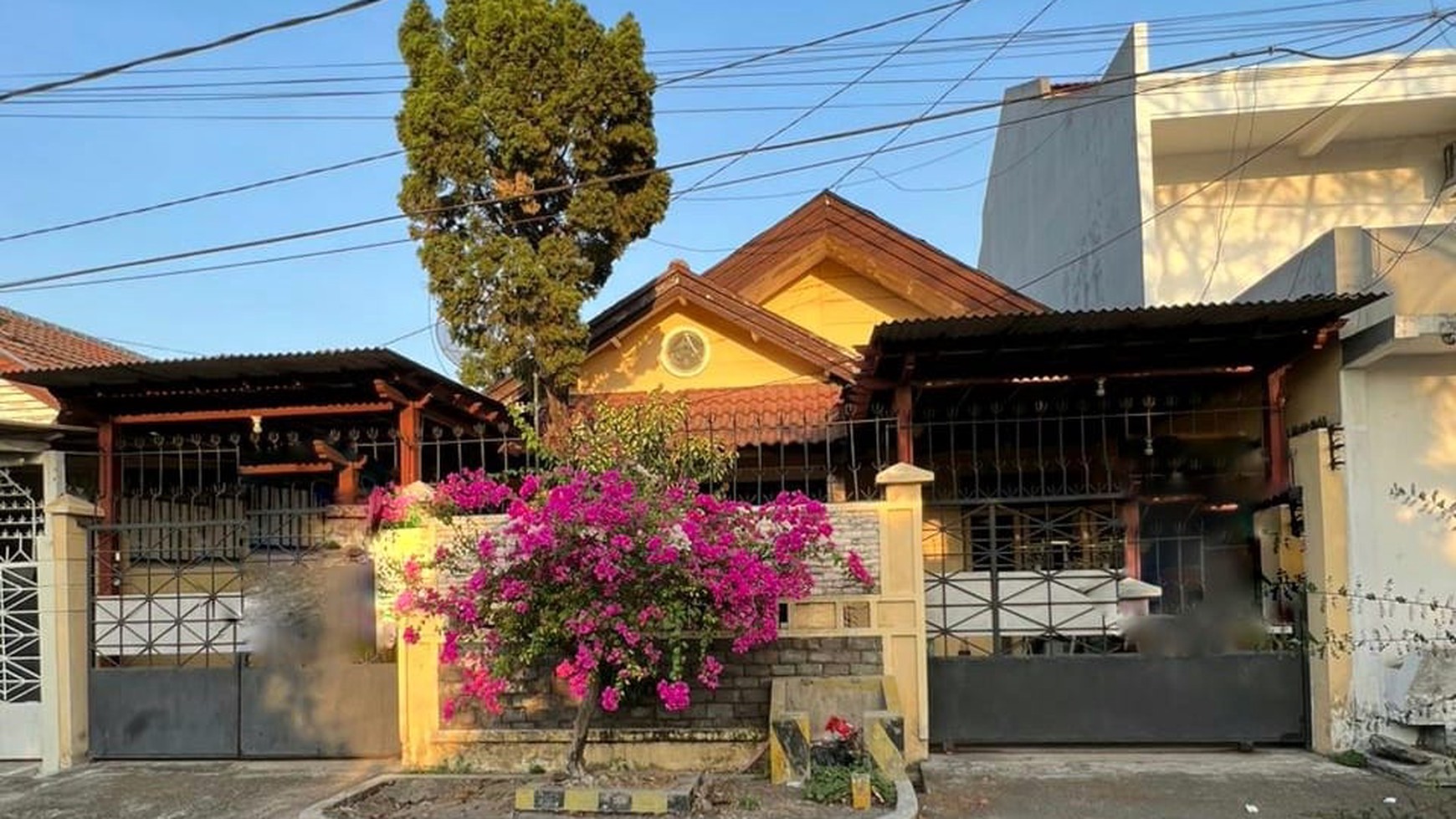 Rumah Darmo Harapan - area Darmo Permai - Surabaya Barat - TerMURAH - LUAS