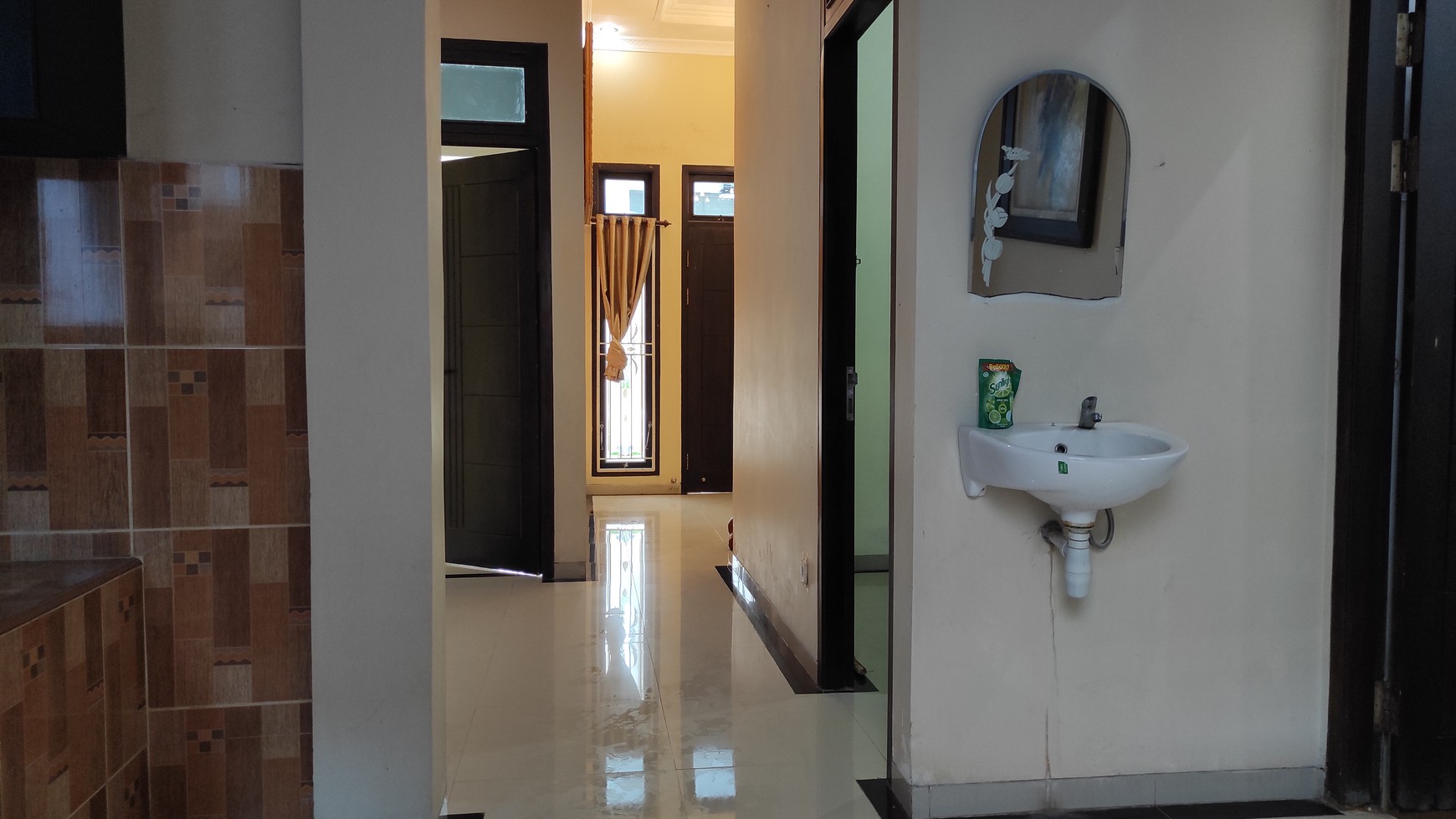 Dijual Rumah 2 Lantai 3 Kamar Tidur Bonus Kitchen Set di Tanjung Senang