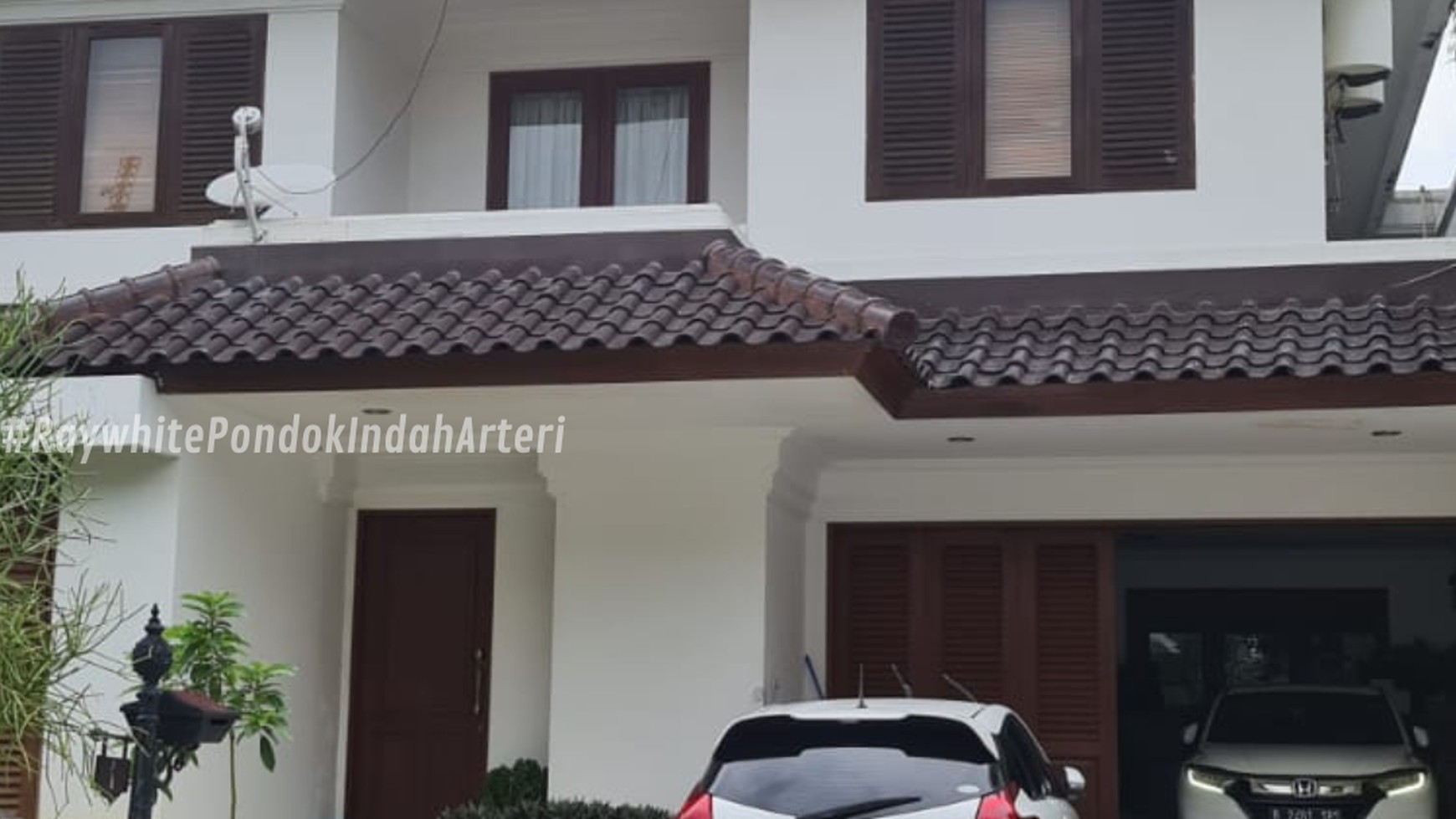 Rumah resort tropis modern Townhouse Pejaten barat - Kemang