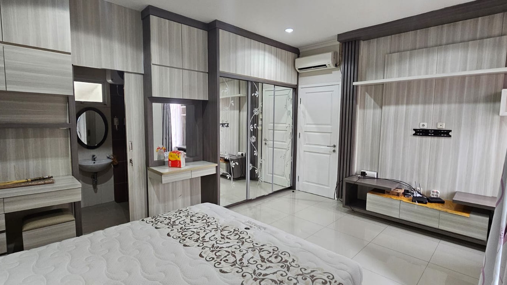 Dijual Rumah Semi Furnished di Samara Village Gading Serpong