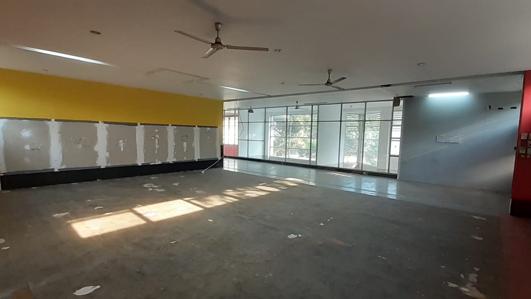 Ruang Usaha Siap Pakai Cocok Untuk Kantor dan Tempat Gym @Jl CBD, Bintaro