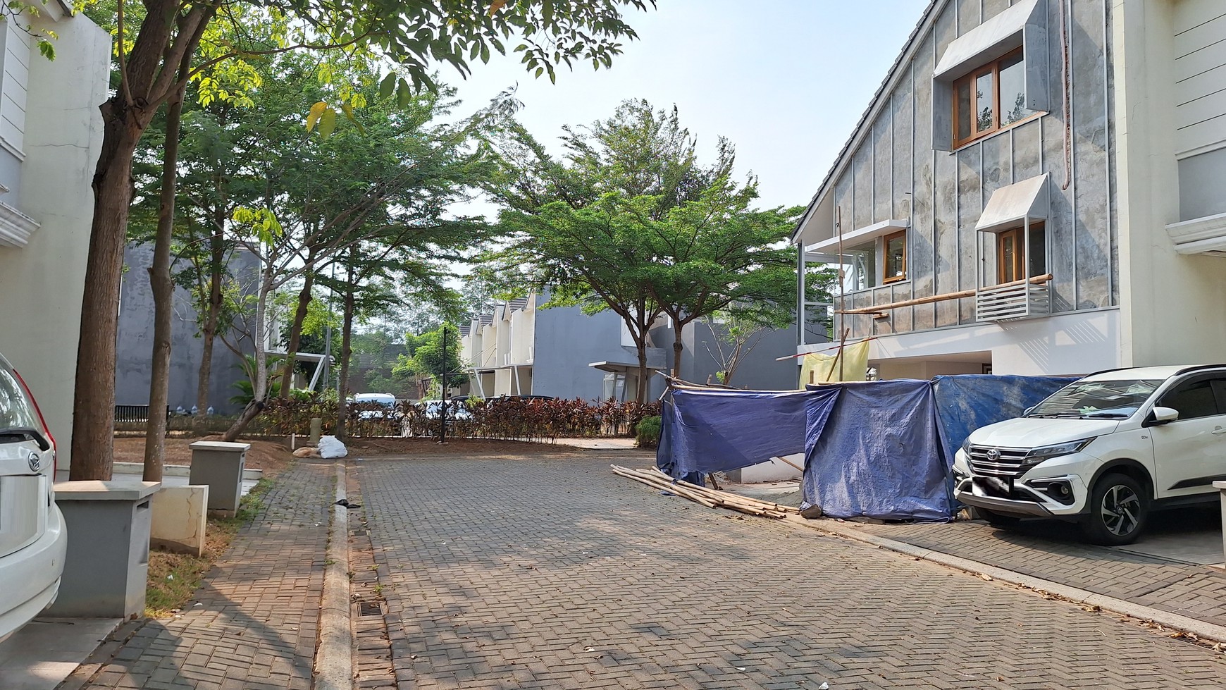 Disewa Rumah Minimalis 2 Lantai Vanya Park Azura BSD, Bebas Banjir