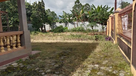 Dijual Rumah memiliki halaman luas