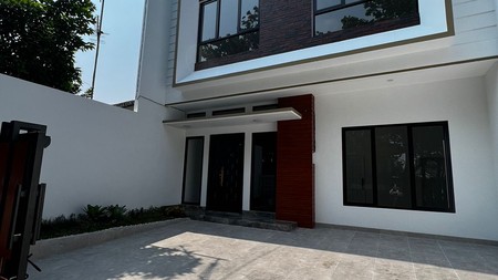 Rumah Bagus 2 lantai di Griya Loka Bsd City