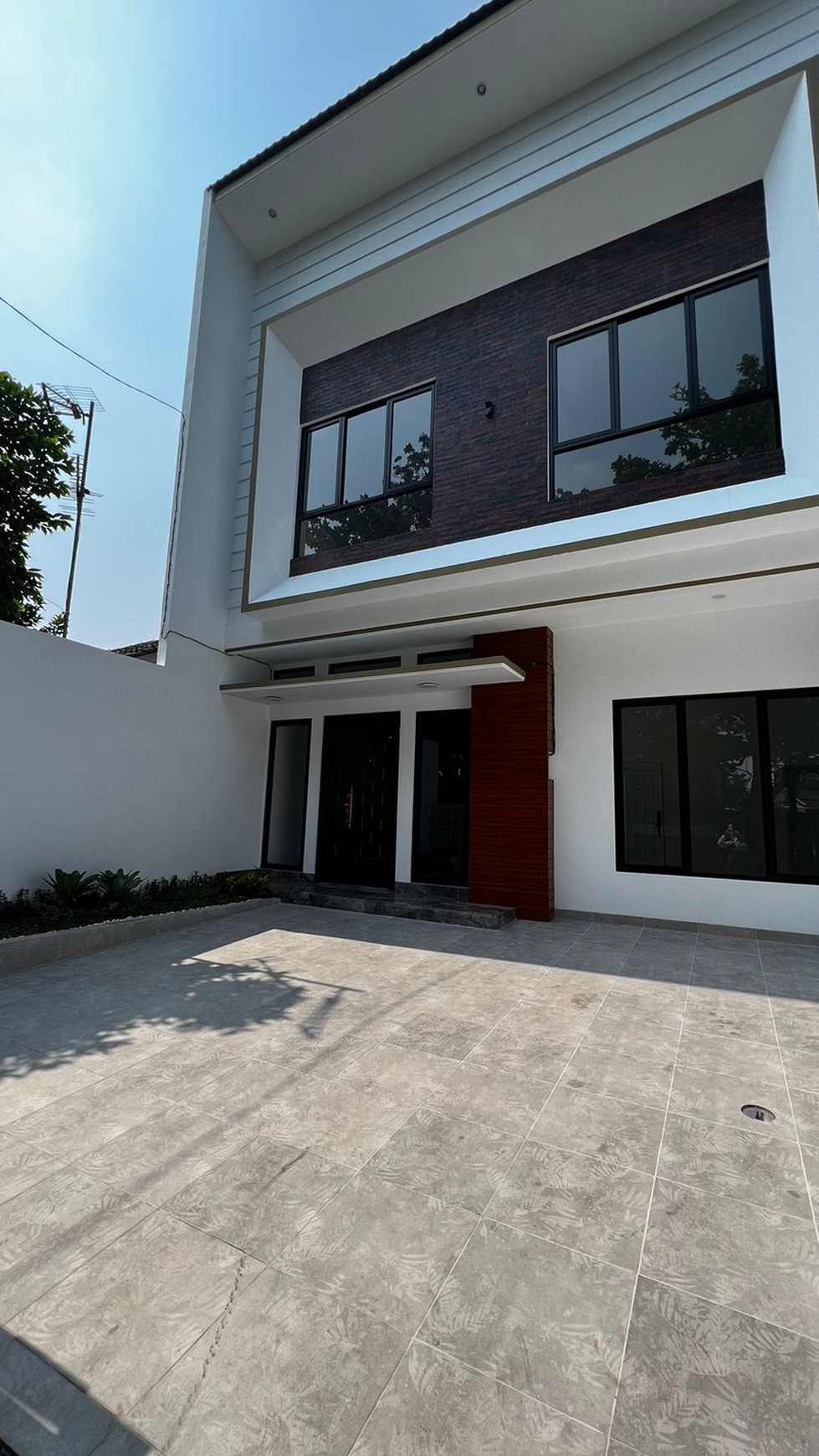 Rumah Bagus 2 lantai di Griya Loka Bsd City