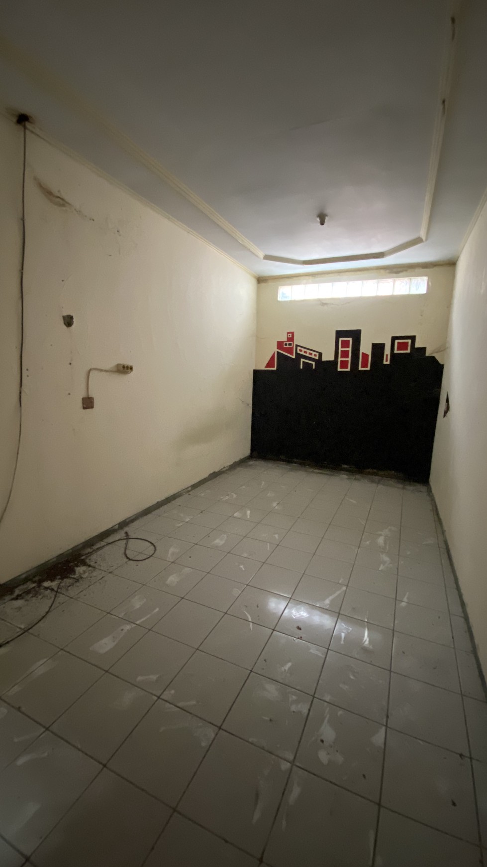 Rumah 2 lantai di jl Kebon Jahe. Dekat Pusat Bisnis Jakarta Pusat