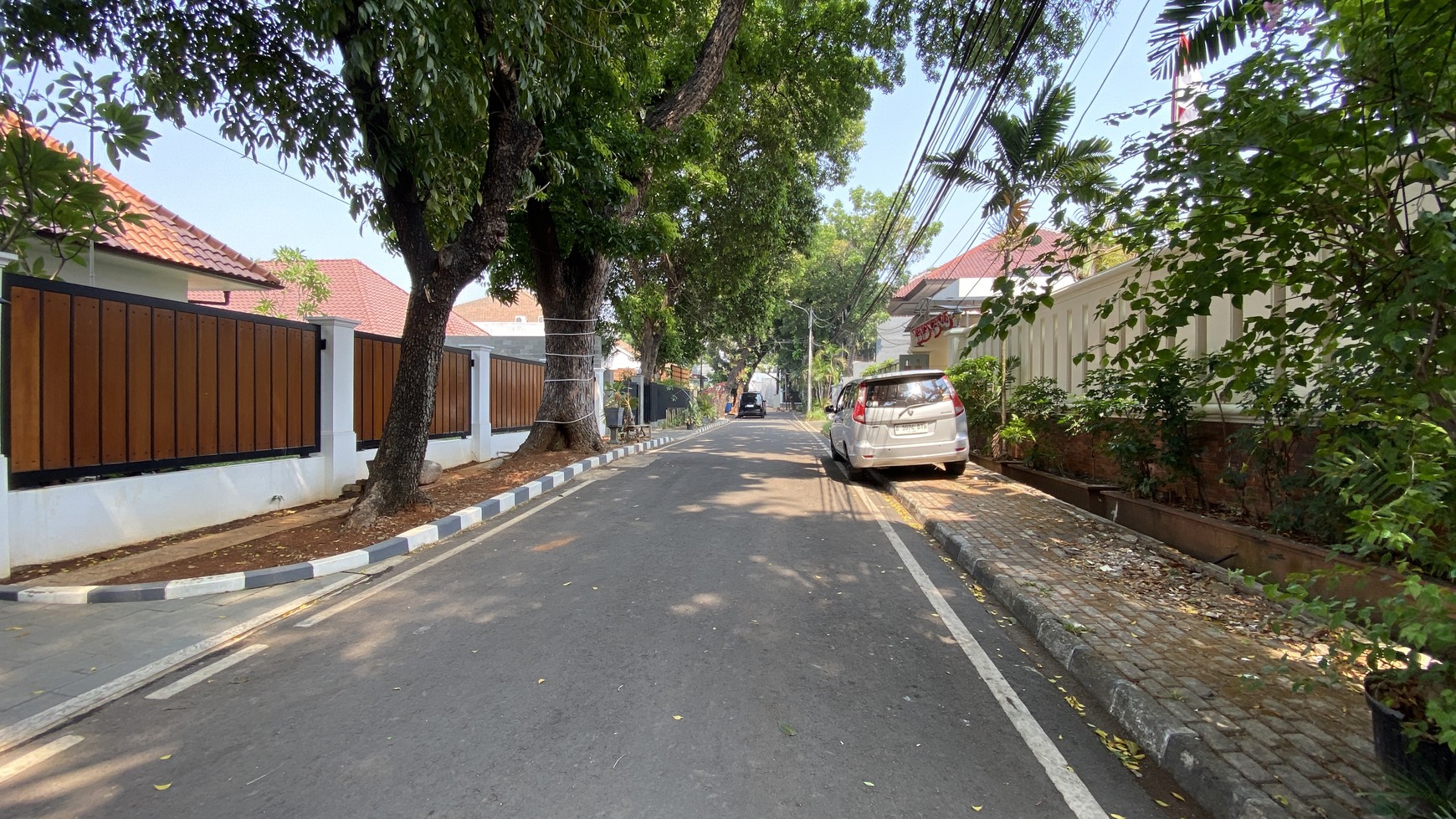 Rumah hitung tanah di menteng, lokasi terbaik