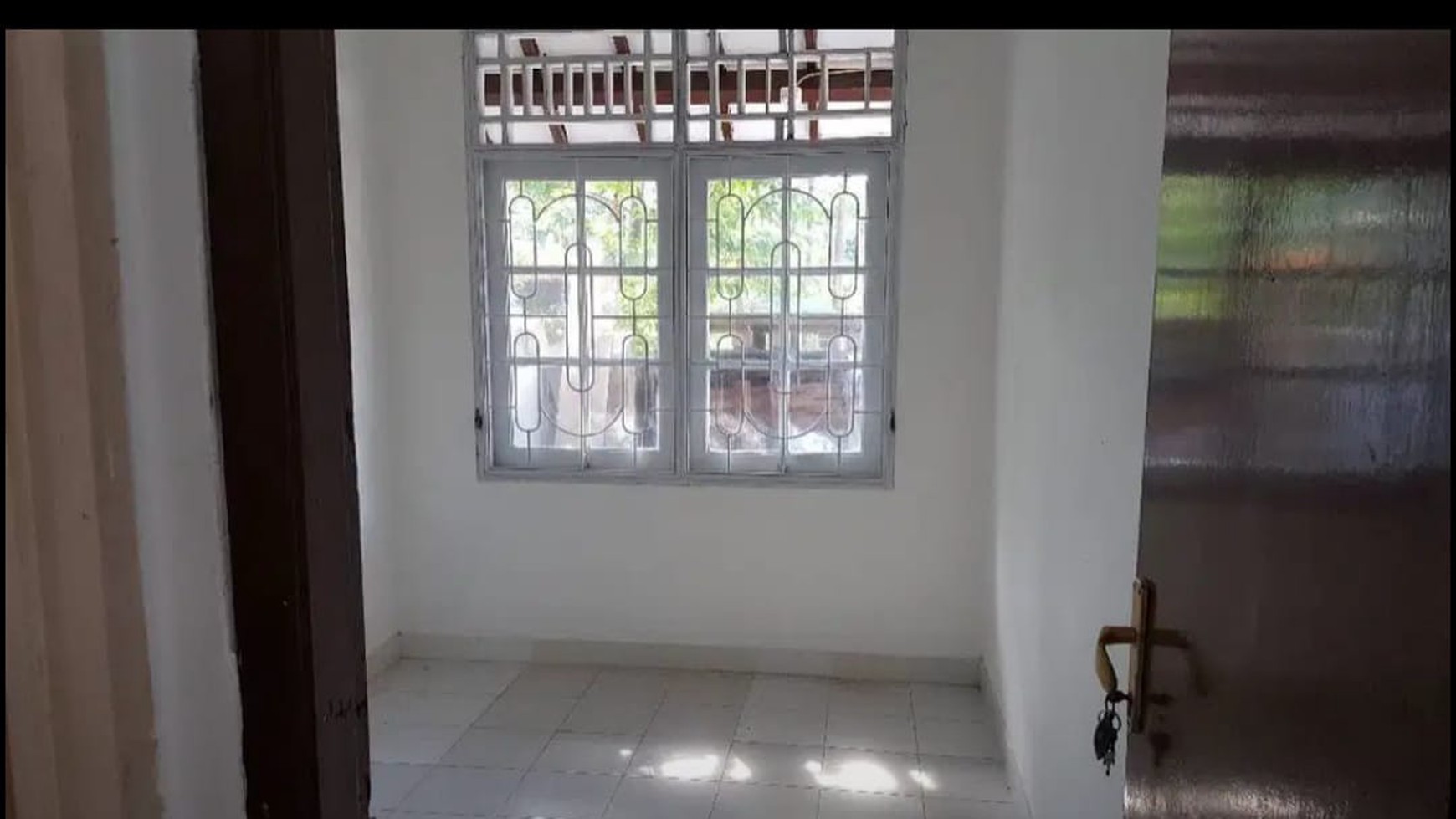 Rumah siap huni di Bintaro Sektor 5