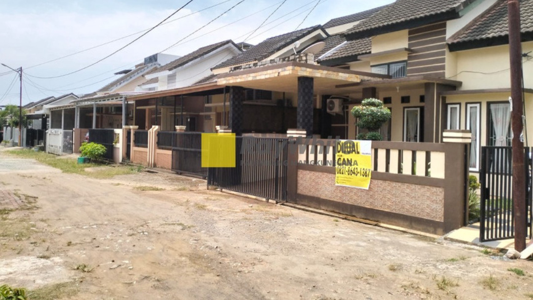 DIJUAL RUMAH MURAH KOMPLEK BANDARA RESIDENCE ,KEBUN BUNGA PALEMBANG