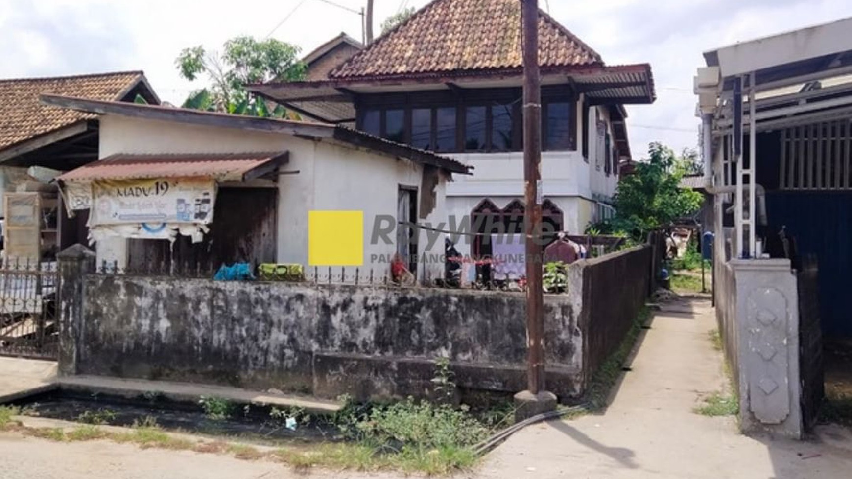 DIJUAL RUMAH PLAJU 