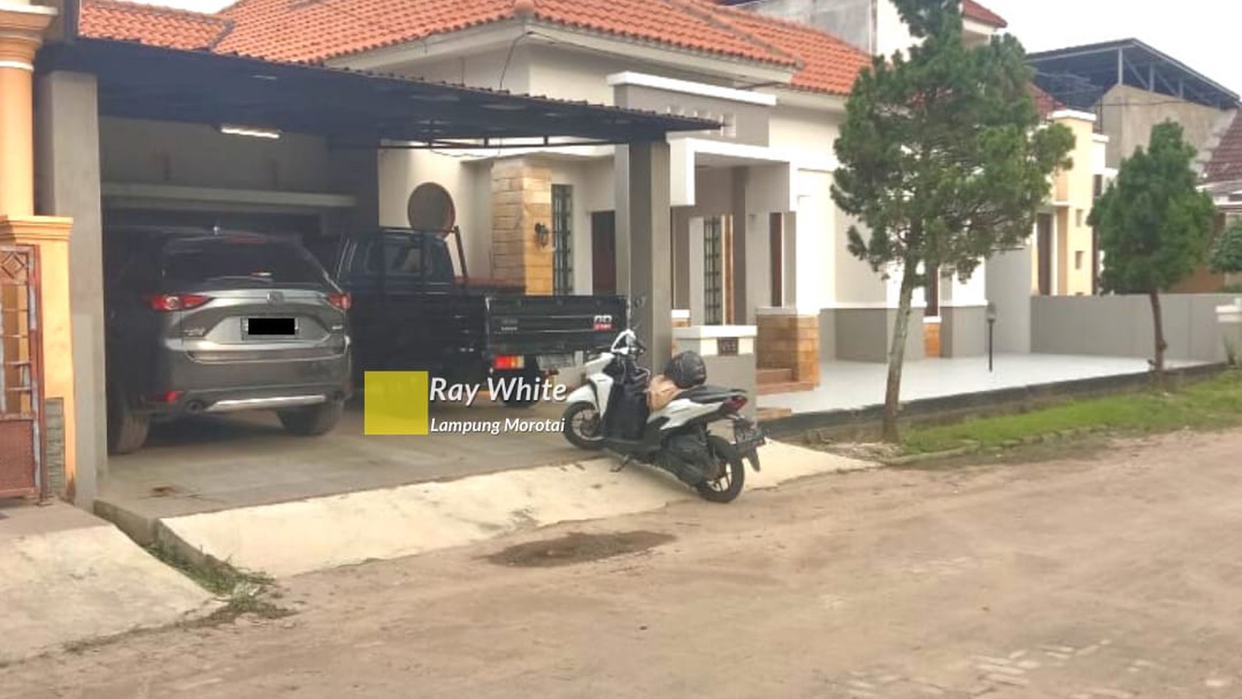 Dijual Rumah Mewah di Perumahan Bukit Kencana Way Halim