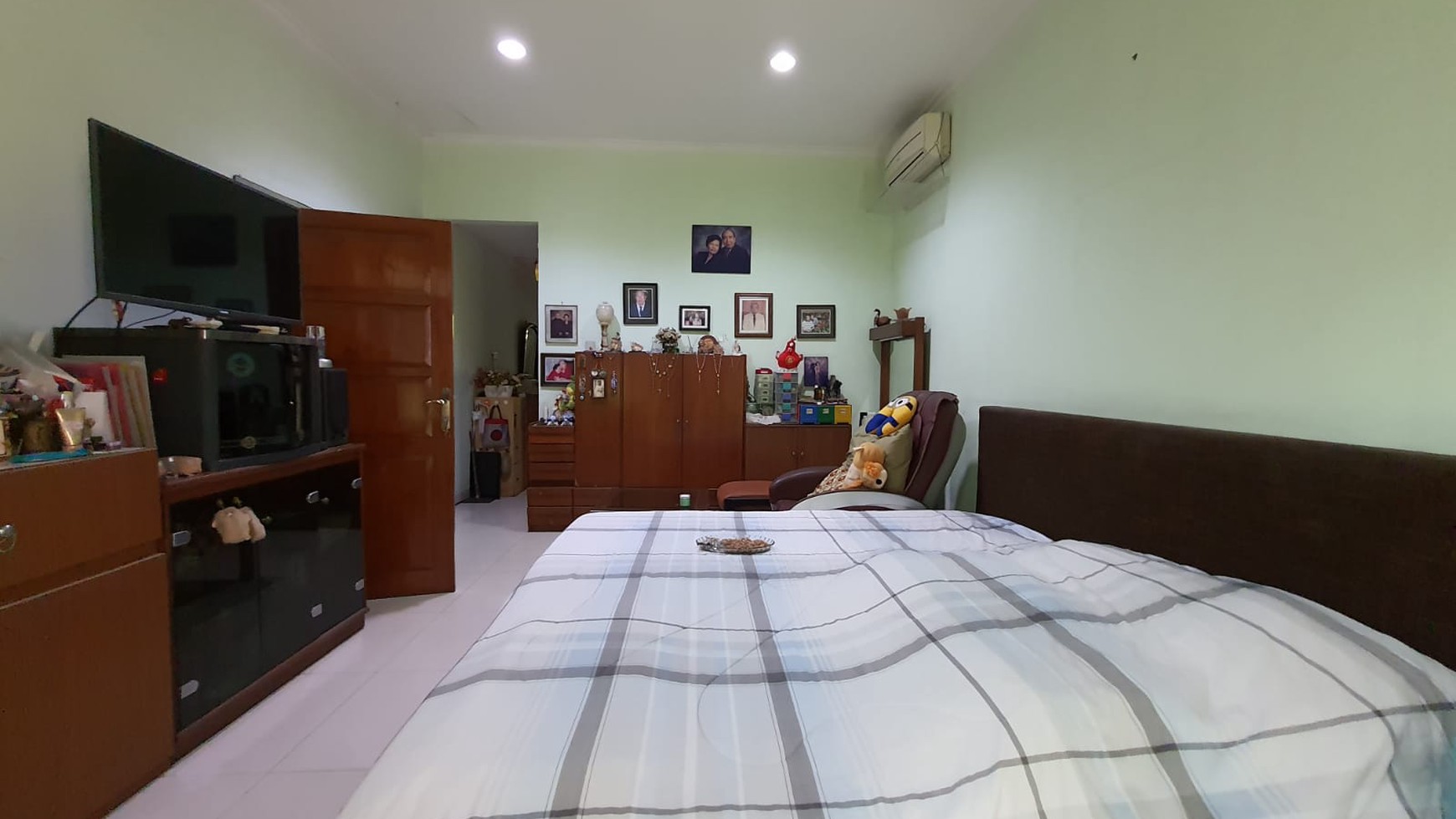 Dijual Rumah dan Kos-kosan 3,5 lantai.