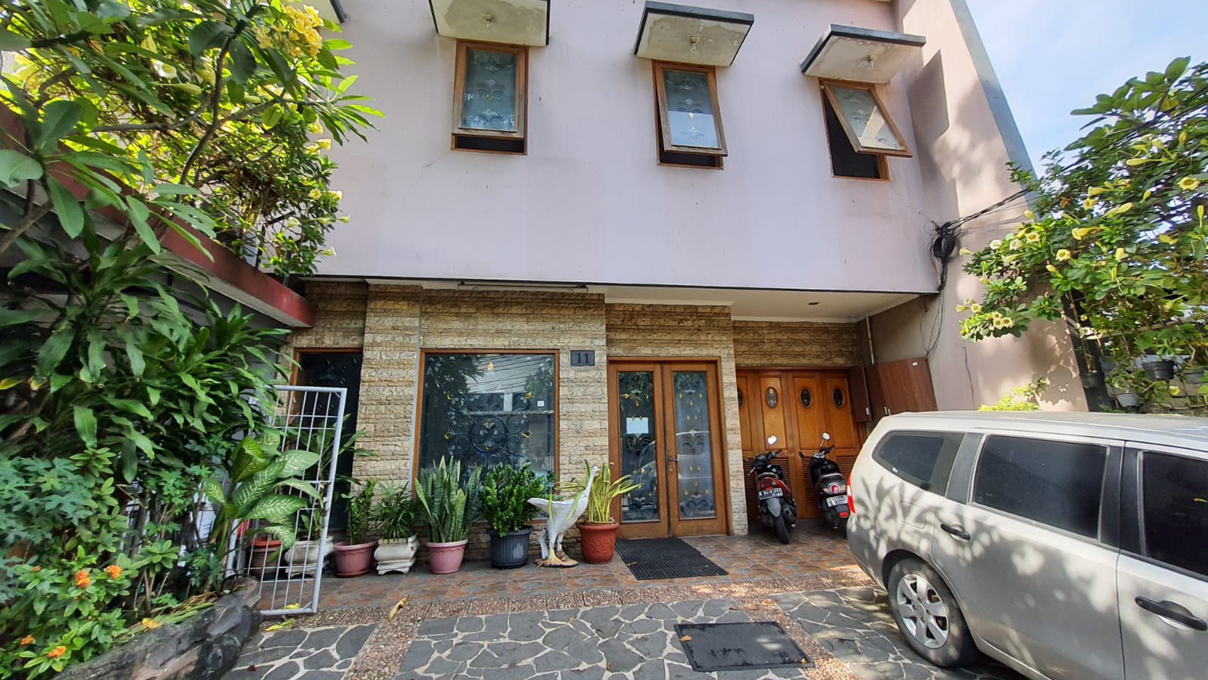 Dijual Rumah dan Kos-kosan 3,5 lantai.