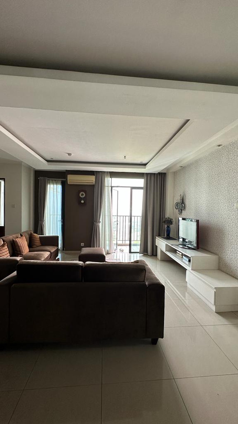 Dijual 3BR Furnished Apartment di Hampton's Park Apt.