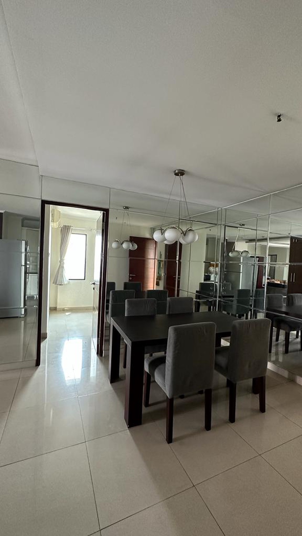 Dijual 3BR Furnished Apartment di Hampton's Park Apt.