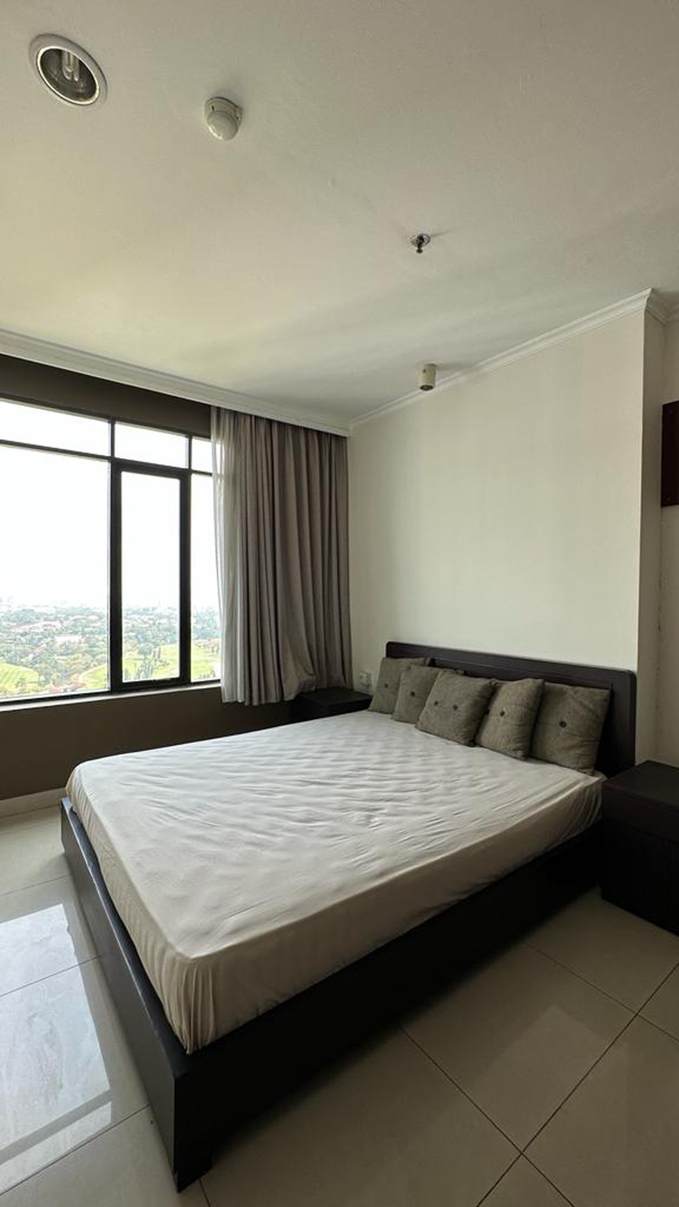 Dijual 3BR Furnished Apartment di Hampton's Park Apt.