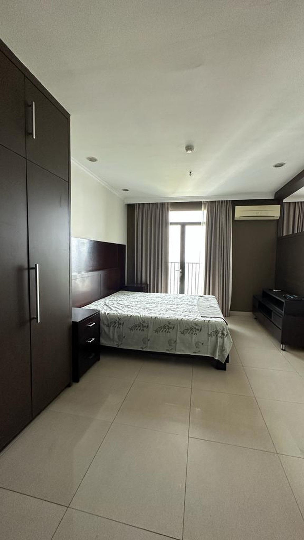 Dijual 3BR Furnished Apartment di Hampton's Park Apt.