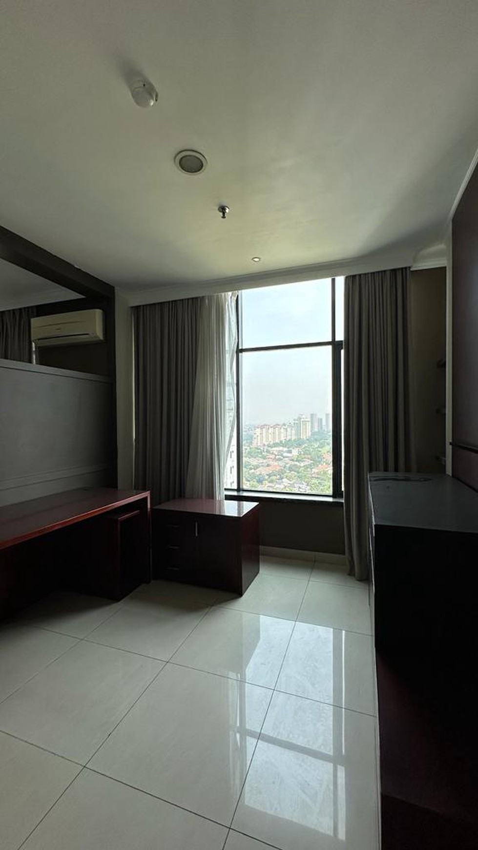 Dijual 3BR Furnished Apartment di Hampton's Park Apt.