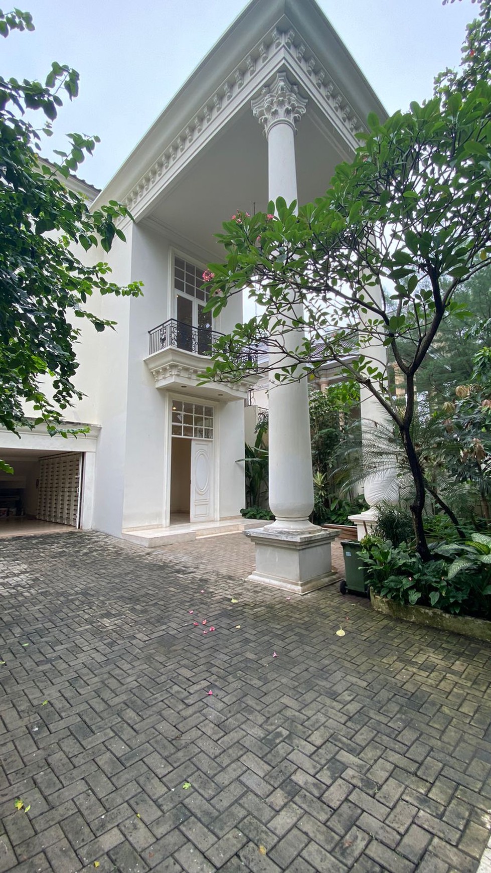 Disewakan Rumah Siap Huni Area Kemang Dalam