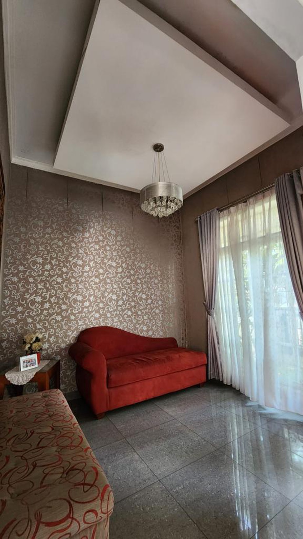 Rumah Siap Huni dengan Ceiling Tinggi dan Lingkungan Asri @Cimandiri, Bintaro